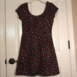 Vans Womens Covered Ditsy Cap Sleeve Floral Dress.
